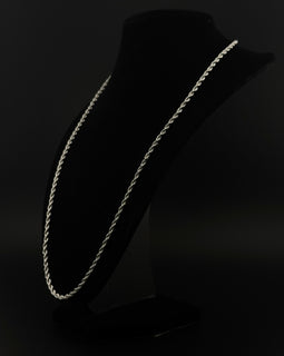 Versilberte Arm- und Halskette aus Eisen – Robuste Eleganz