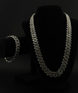 Luxuriöse Cuban Link Arm- und Halskette mit funkelnden Steinen