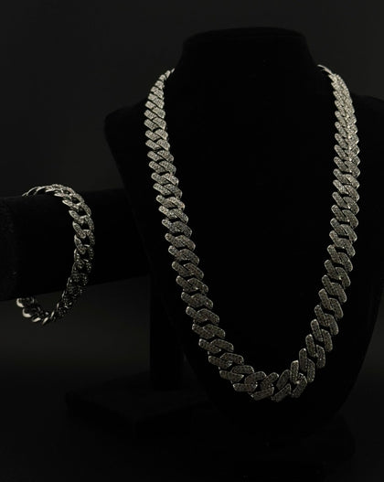 Luxuriöse Cuban Link Arm- und Halskette mit funkelnden Steinen